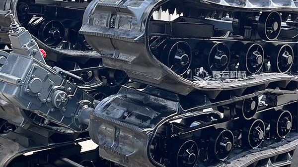 春云18型变速箱履带底盘