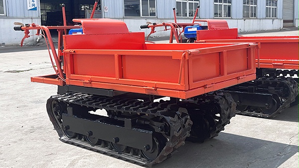 小型履带运输车