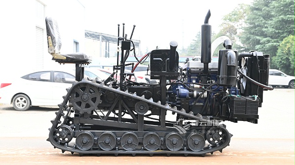 三角履带底盘车