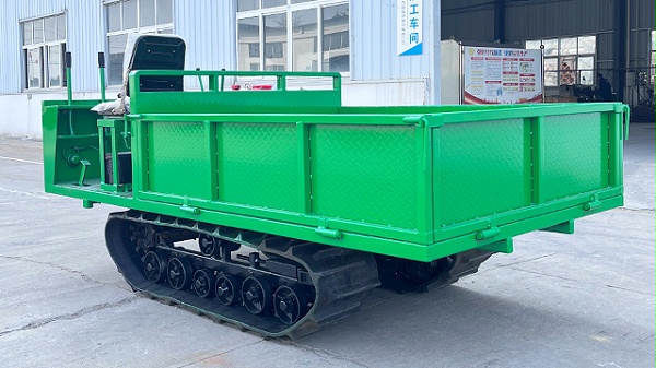 春云履带运输车，为何它能成为工程建设的得力助手？