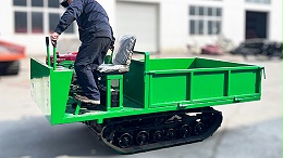 绿色履带运输车.jpg
