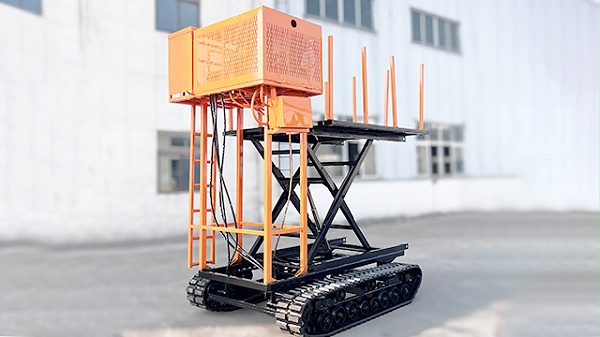 海滩拉蛤蜊履带车