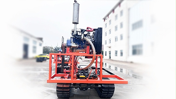 遥控履带车-无级变速箱大马力发动机