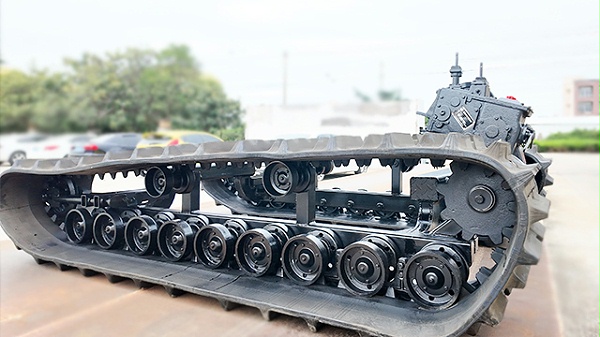 2米6变速箱履带底盘