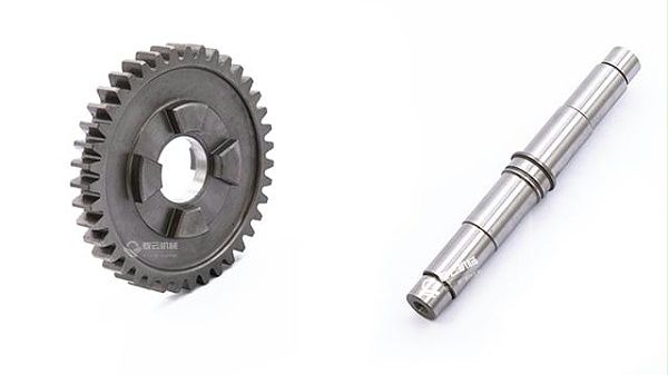 18变速箱配件中央转动齿轮